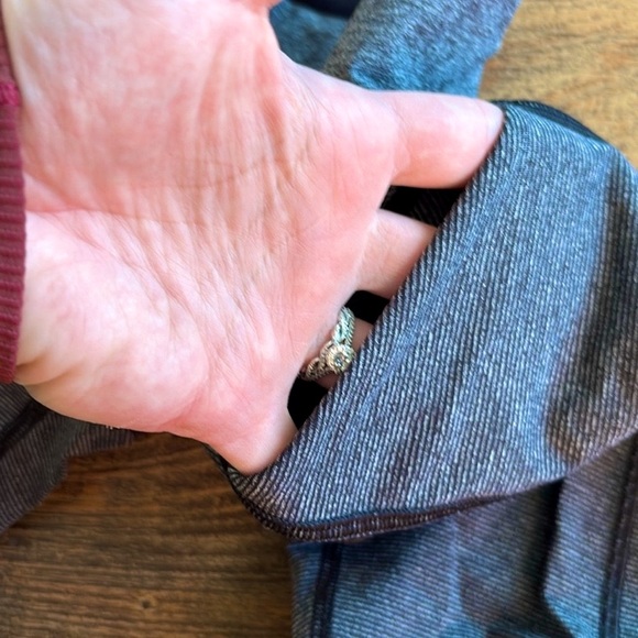 Lululemon Speed Up Tight Leggings | Size 4 - Picture 5 of 7